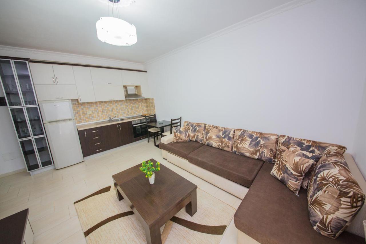 Apartments Qerret Golem  Habitación foto